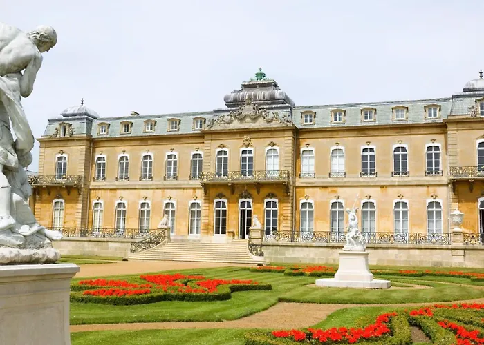 Holiday Inn London Luton Airport By IhgAirport Hotel